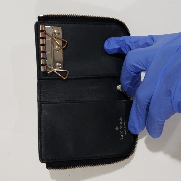 kate Spade New York Black & Tan Leather Round Zipper 6 Keys Case Holder - Women - Picture 10 of 10